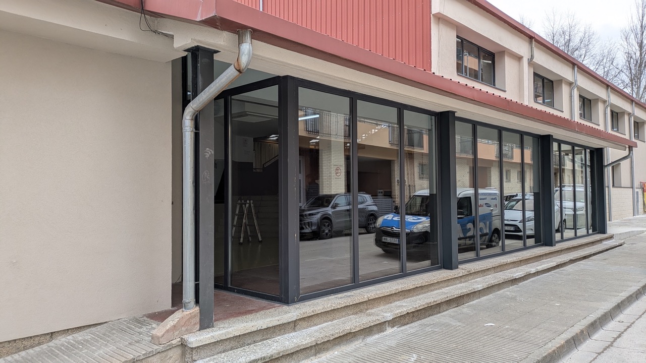 Sant Joan de les Abadesses millora l’accessibilitat del pavelló municipal